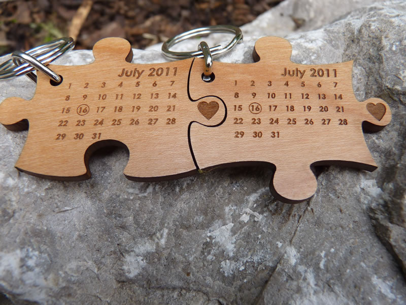 Wooden calendar jigsaw keyrings – Personalised Gifts
