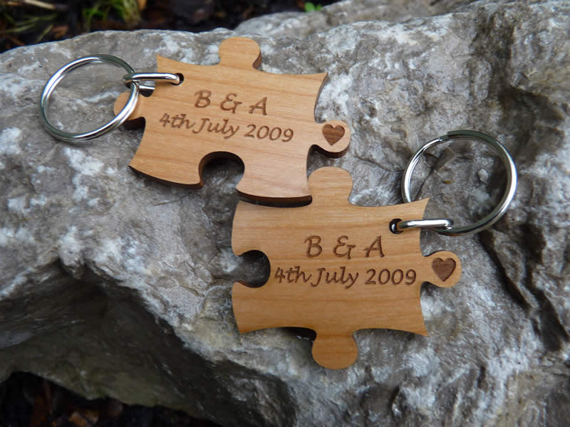 Personalised Wooden Gifts: Engraved Wedding Gifts & Favours ...